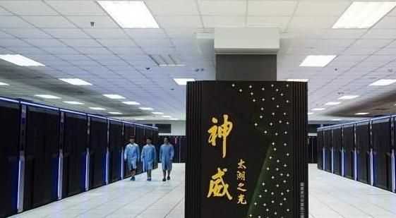 人类制造的复杂机器和自然界生命体相比的话