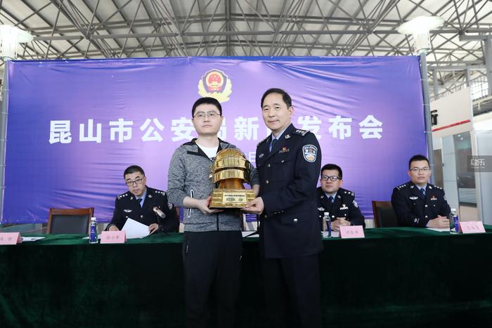 和平精英辅助发卡网